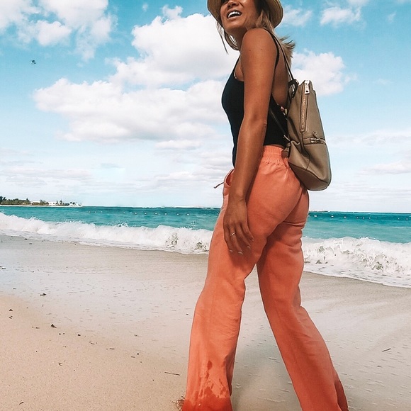 Meet your Posher, Linh - Picture 2 of 3